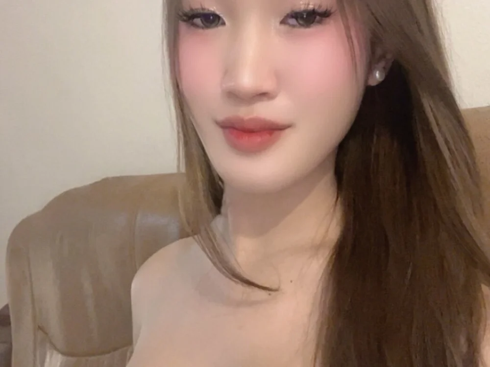 megumi_yoshida is No.19 on Rising Cam Models Today (2026-10-21 22:45 UTC)