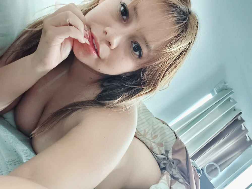 No.64 on Top Cam Girls by Peak Viewers Today — MerlyG — 2026-06-11 07:15 UTC