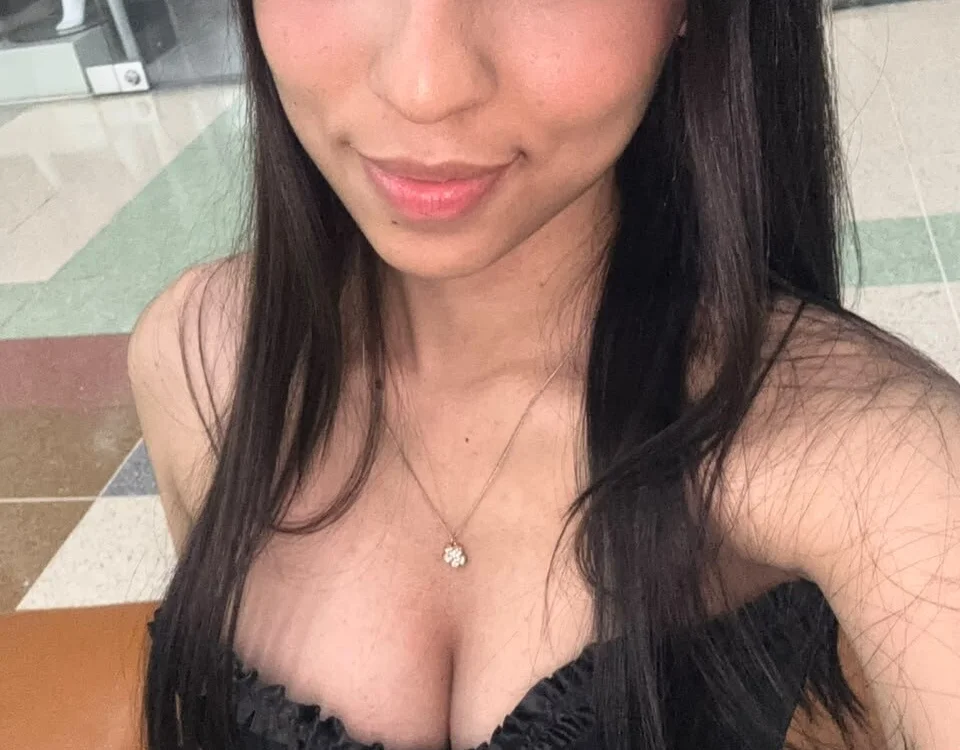 Mia_iconic77 is No.15 on Hottest Cam Models Online Right Now (2026-09-06 22:45 UTC)