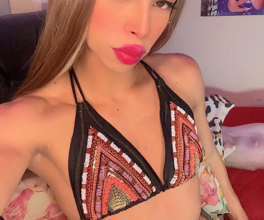No.17 on Top Cam2Cam Sex Models Making a Comeback Today — Miissblunt — 2026-06-14 13:12 UTC
