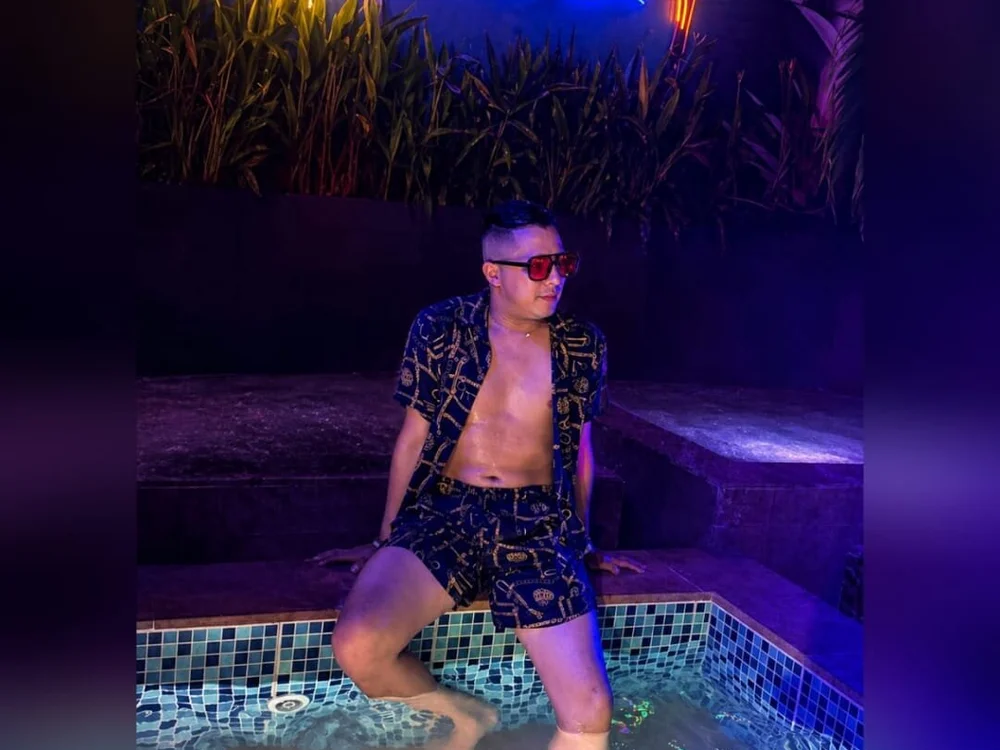 MikeFetish_01 is No.33 on Rising Cam Models Today (2026-10-18 23:15 UTC)
