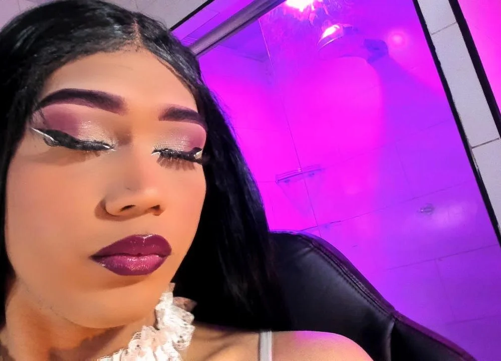 nicol_gill_ is No.72 on Ebony Cams With the Longest Daily Streaks (2026-07-20 17:53 UTC)
