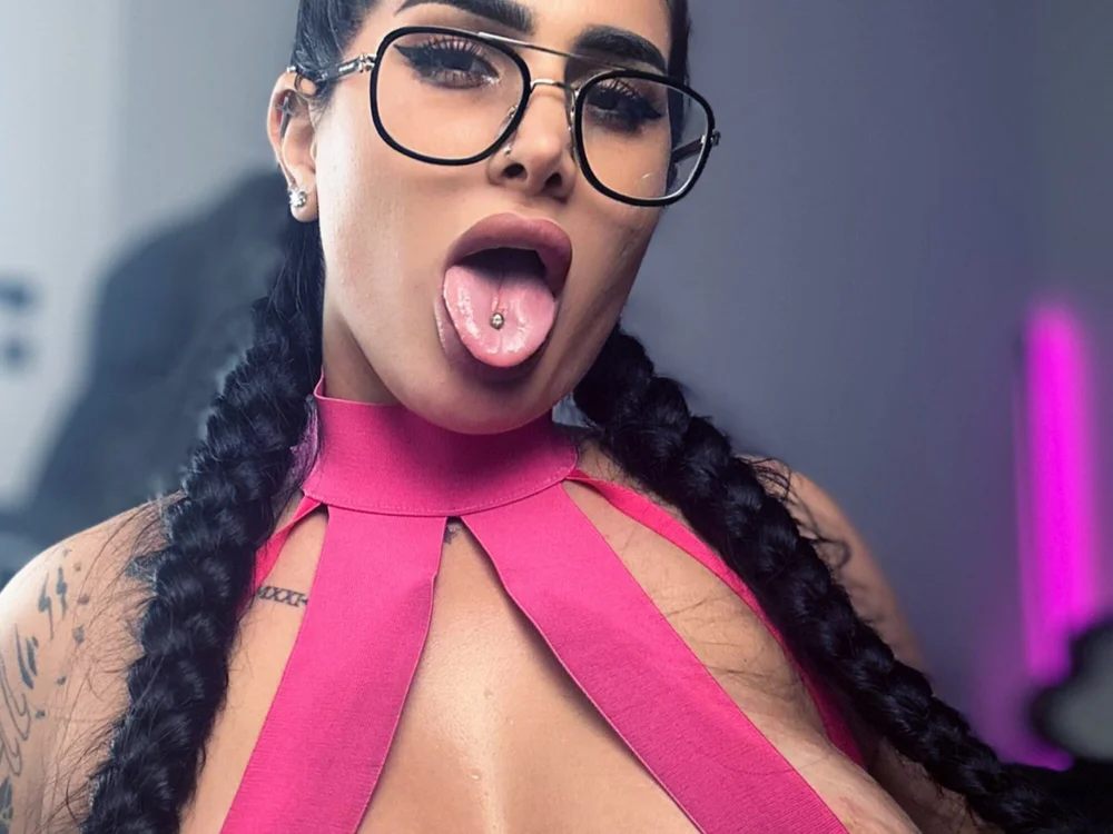 Niinarosee is No.34 on Most Active Cam2Cam Sex Models Today (2026-07-22 02:30 UTC)