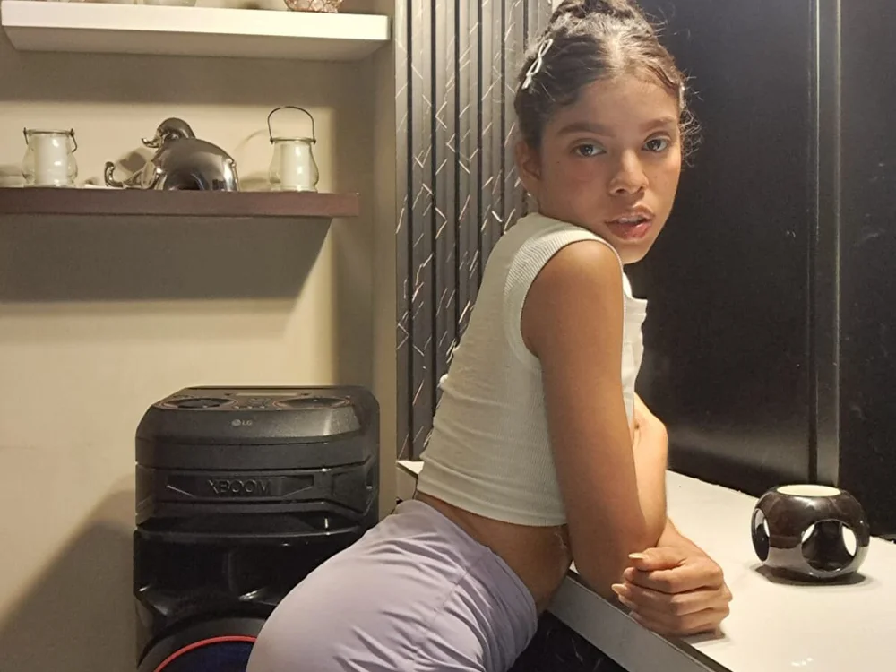 Pineappleflipped is No.39 on Rising Cam Models Today (2026-08-24 23:47 UTC)