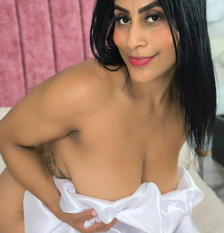 sachaNoir is No.32 on Most Frequent Cam Streamers Today (2026-10-14 23:45 UTC)