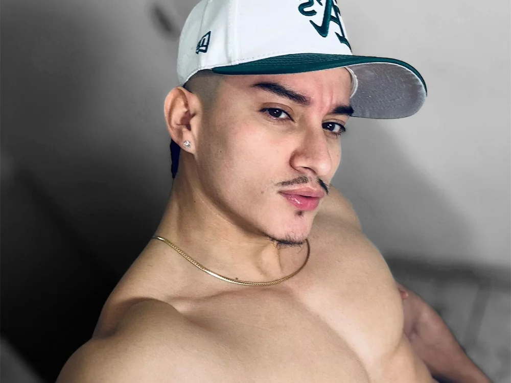 SantiagoXoXo is No.8 on Hottest Cam Models Online Right Now (2026-08-30 09:16 UTC)