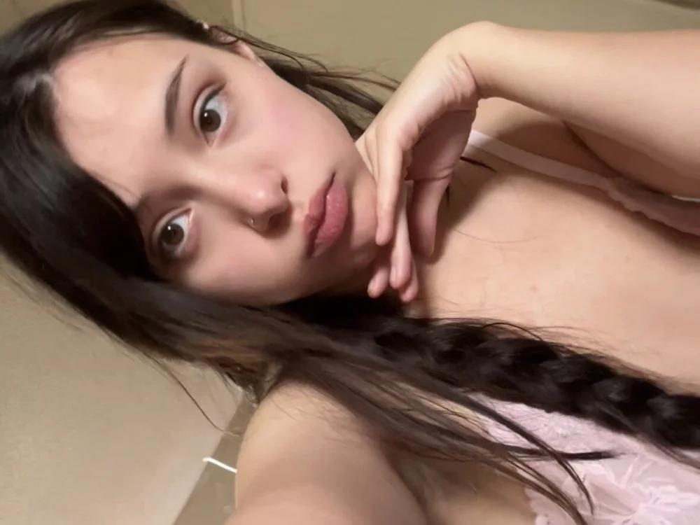 SweetLikeMia is No.72 on Top Cam2Cam Sex Models Online Today (2026-07-17 09:15 UTC)