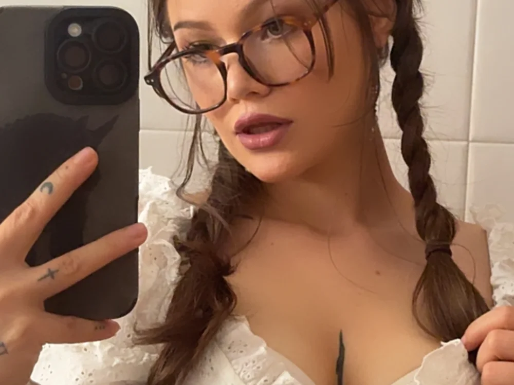 No.45 on Top Flirt Cams Hot Right Now — Tallulah_Kinky — 2026-06-15 23:01 UTC