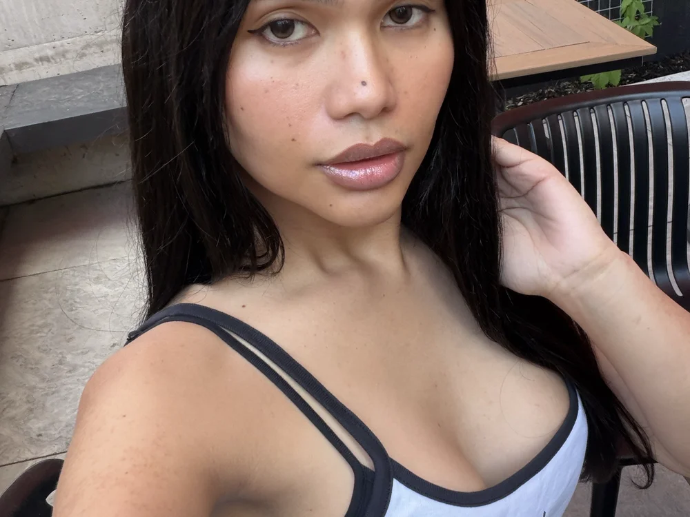 tokyosakura3 is No.5 on Rising Cam Models Today (2026-08-14 23:47 UTC)