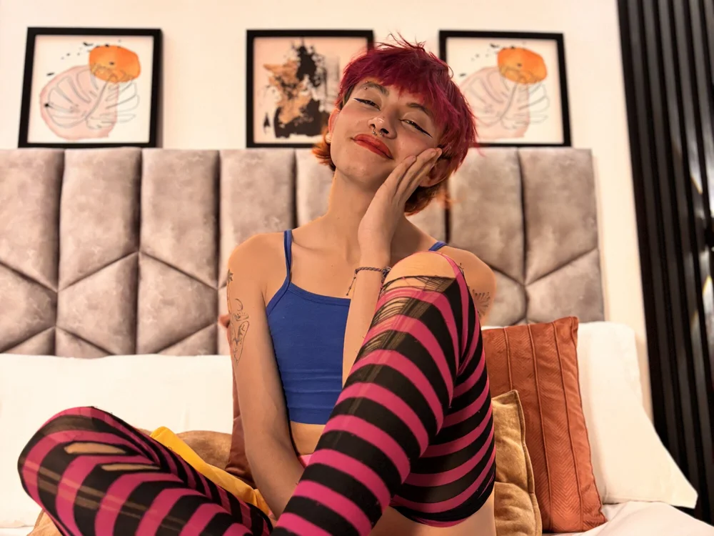 No.22 on Top Cam Models Online Now — venus_999 — 2026-06-26 03:45 UTC