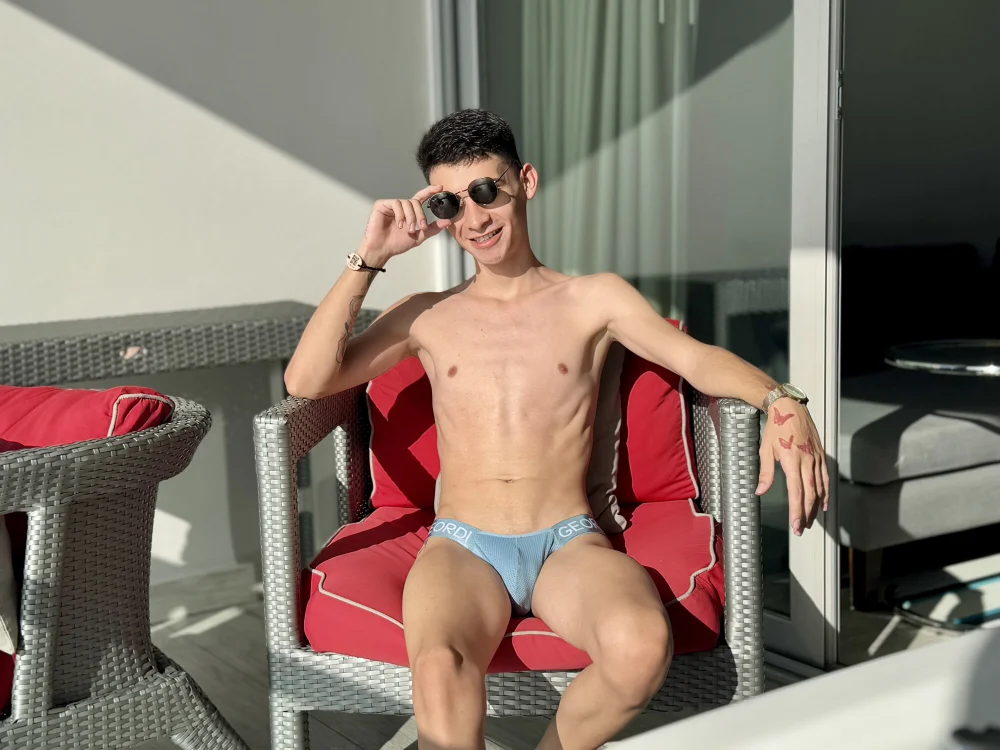 VicenteFerrer is No.30 on Rising Cam Models Today (2026-10-05 23:30 UTC)
