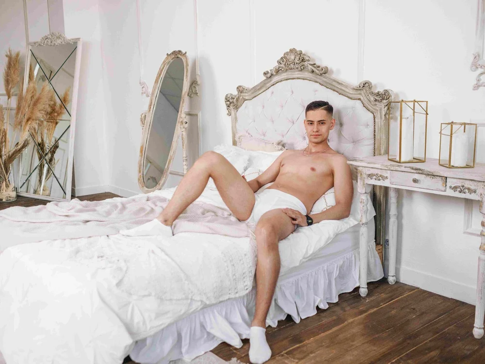 Vinsent_Frantlyy is No.25 on Hottest Cam Models Online Right Now (2026-06-28 23:01 UTC)