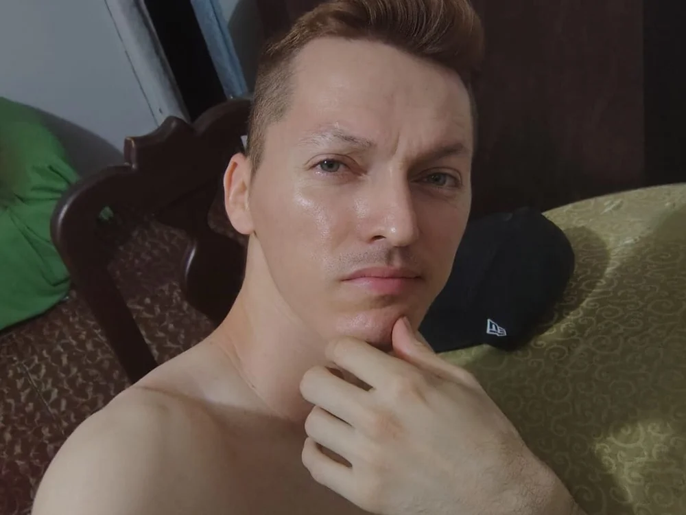 WhiteAsshole2 is No.10 on Rising Cam Models Today (2026-07-19 23:15 UTC)
