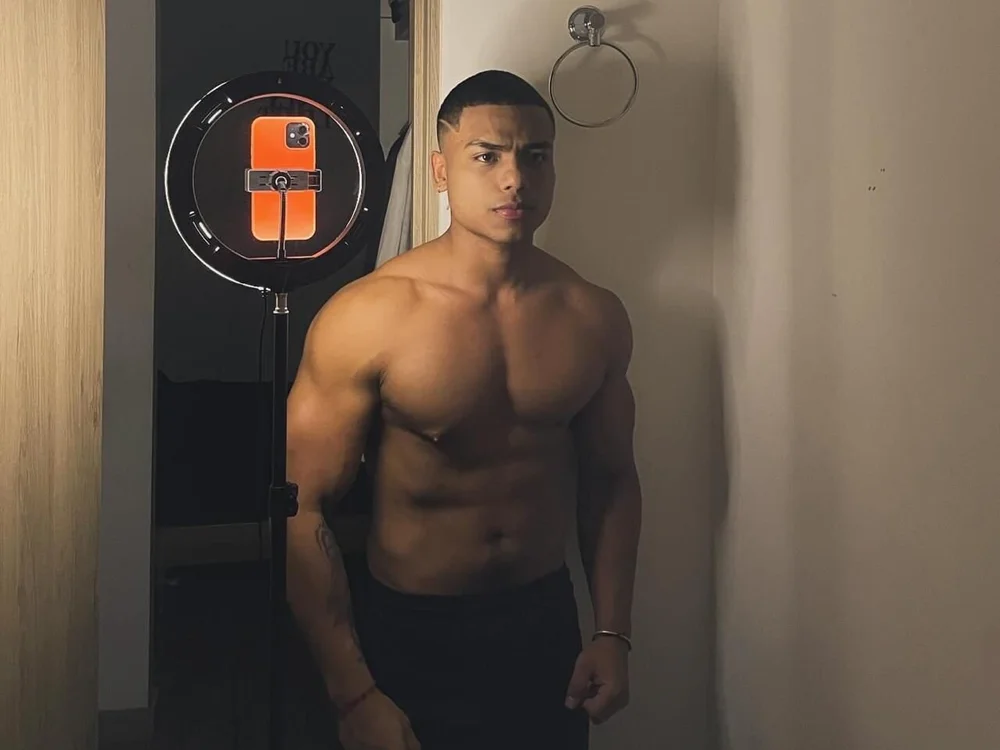 XavierColeman is No.26 on Rising Cam Models Today (2026-10-02 10:15 UTC)