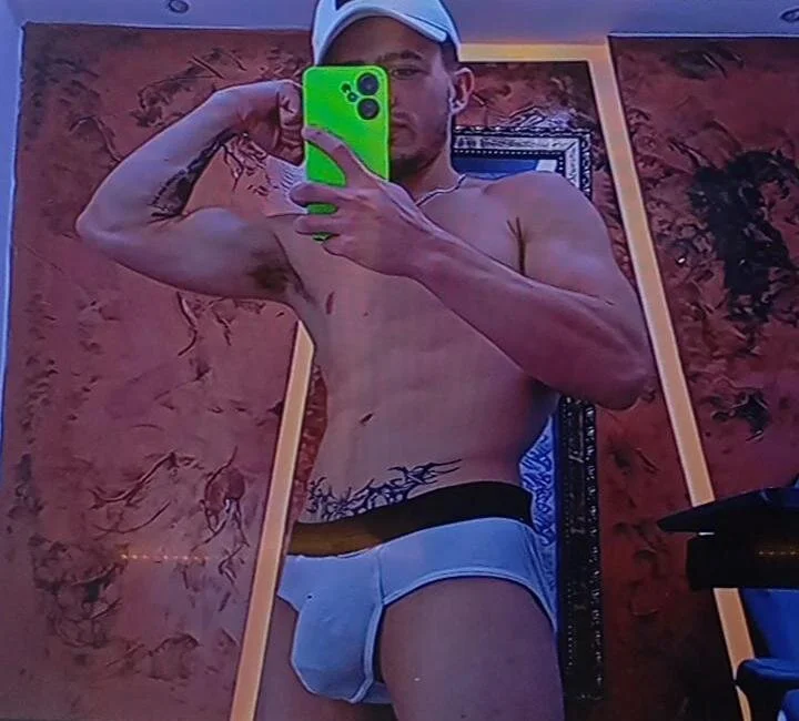 No.76 on Top Cam2Cam Sex Models Online This Week — Zeus_damian21 — 2026-06-24 08:30 UTC