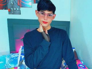 No.22 on Top Cam Models Online Now — Allisonth — 2026-06-14 13:12 UTC