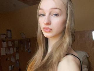 No.17 on Top Cam Girls by Time Slot Today — ArielleFiorello — 2026-06-23 21:45 UTC