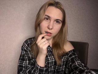 No.34 on Top Cam Girls Making a Comeback Today — DeeannMilloy — 2026-06-10 23:21 UTC