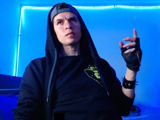 No.2 on Cam Models Making a Comeback — DreamHunterdz — 2026-06-23 21:45 UTC